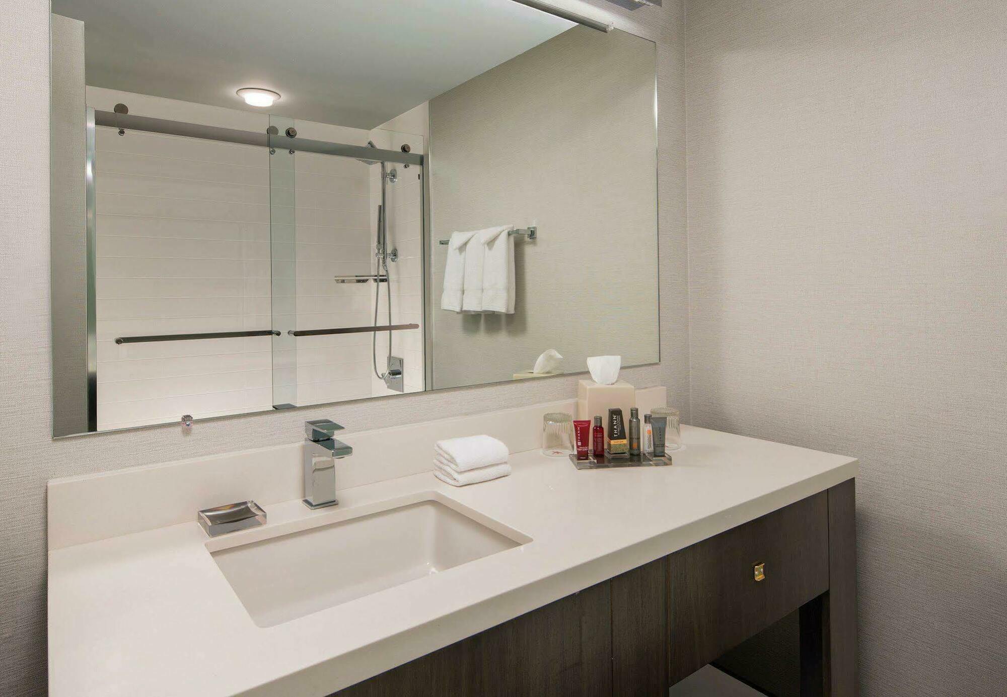 Marriott Hartford/Windsor Airport Hotell Rom bilde